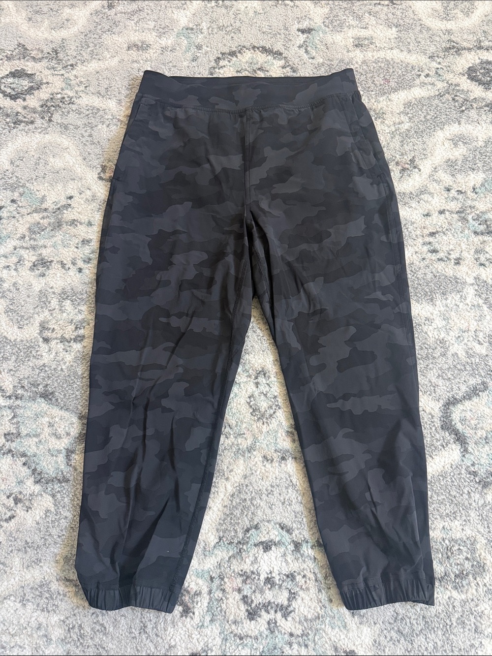 Lululemon Adapted State High-Rise Jogger Crop Size 8 in Heritage 365 Camo Deep